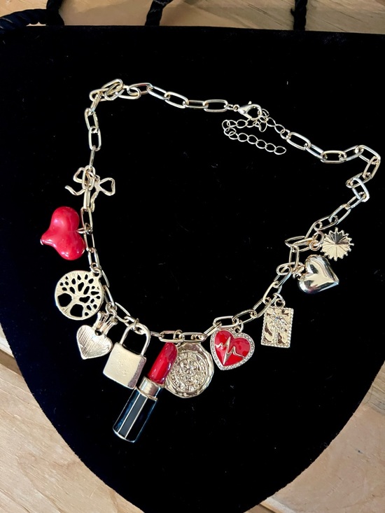 Jewelry - New! The “Fran Fine” Lipstick and Hearts Charm Paperclip Necklace